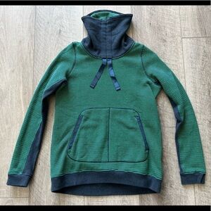 Lululemon Avenue Pullover in Hyper Stripe Green Bean / Heathered Inkwell
